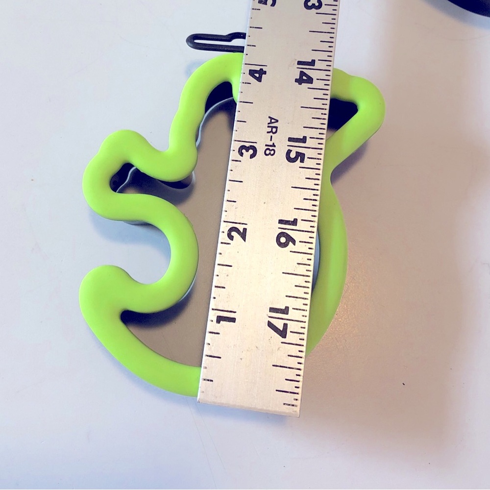 Set of 2 Wilton Ghost Comfort Grip Cookie Cutters - Halloween Green Grippy - Picture 3 of 5